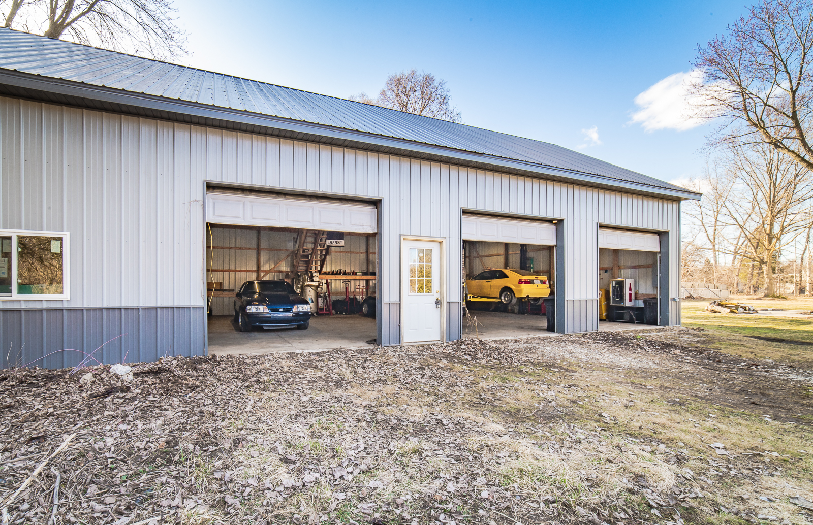 Professional photography for your big garage home sale